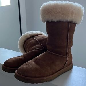 UGG CLASSIC TALL women’s size W 7 chestnut color excellent condition